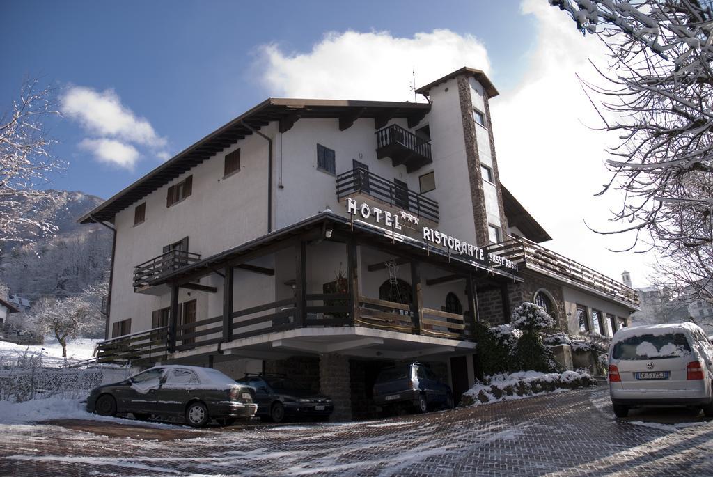 Hotel Ristorante Sassi Rossi Taceno Eksteriør billede