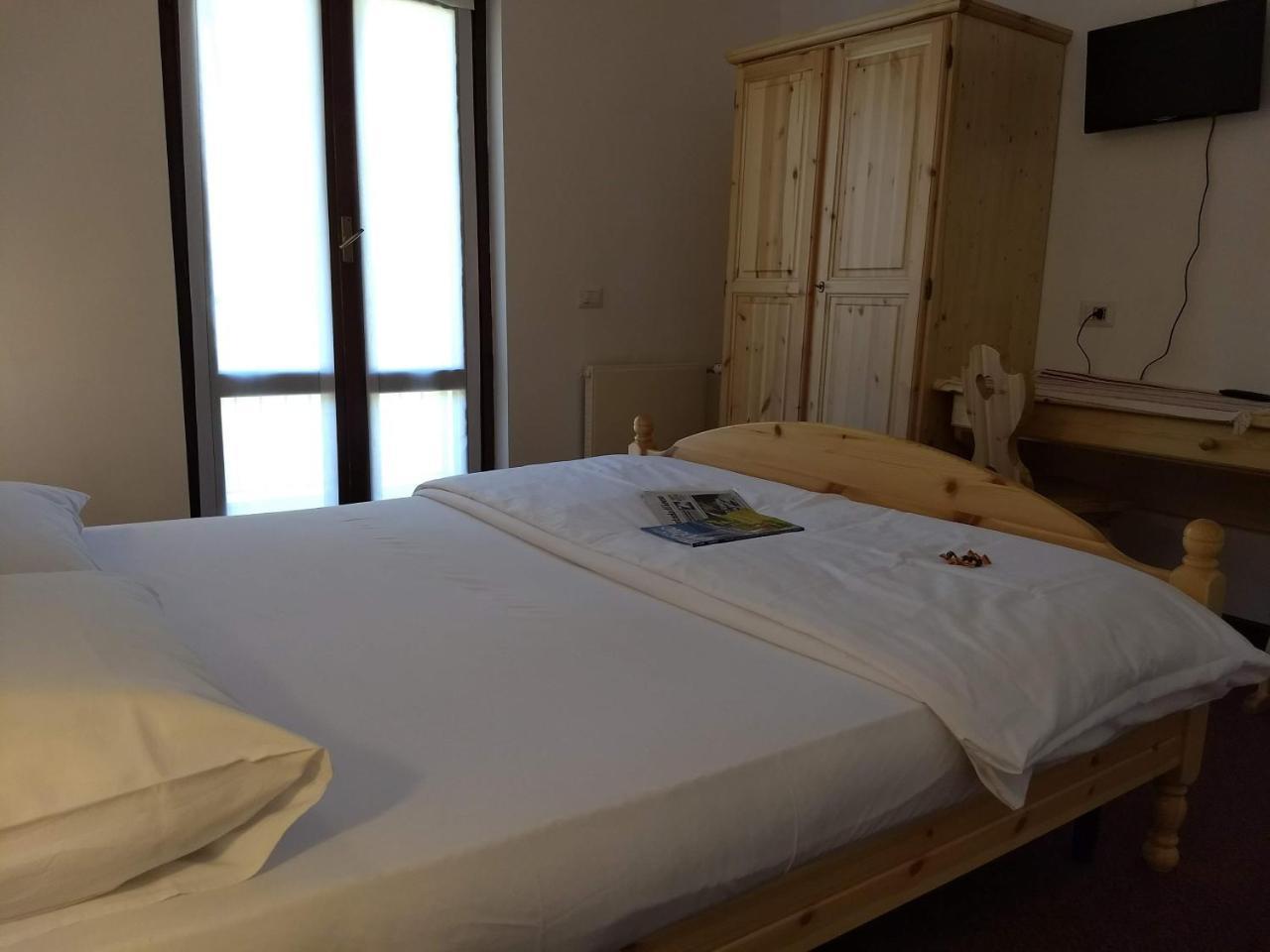 Hotel Ristorante Sassi Rossi Taceno Eksteriør billede
